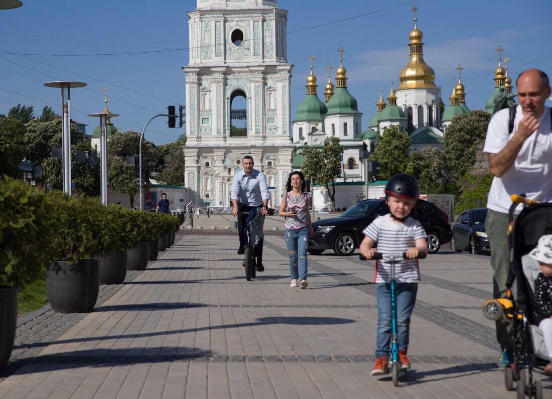 Как Голобородько: Кличко приехал на инаугурацию Зеленского на велосипеде (ФОТО)
