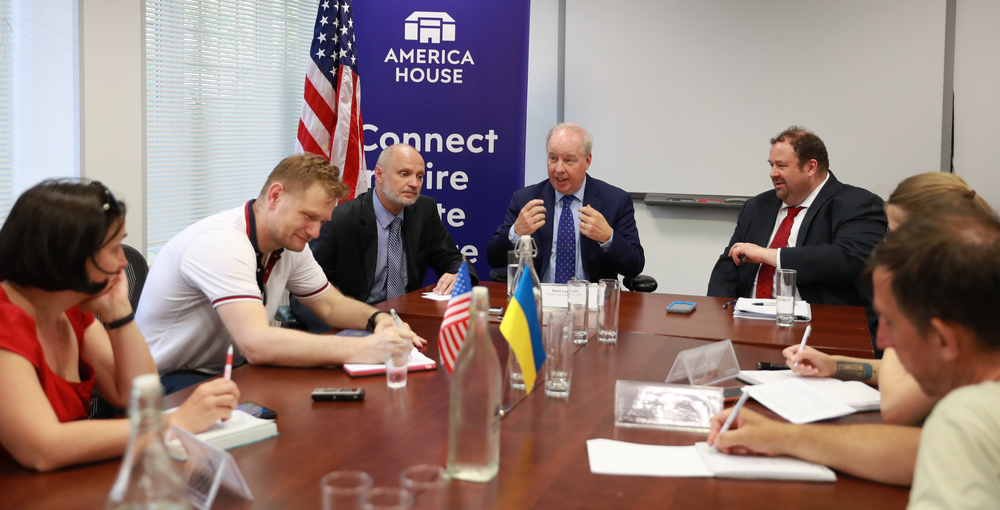 Кент Логсдон в Киеве: как США собираются помочь Украине в газовом конфликте с Россией