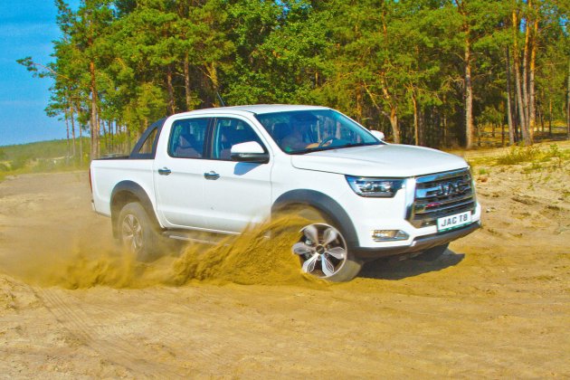 Китайский пикап JAC T8: первый украинский тест
