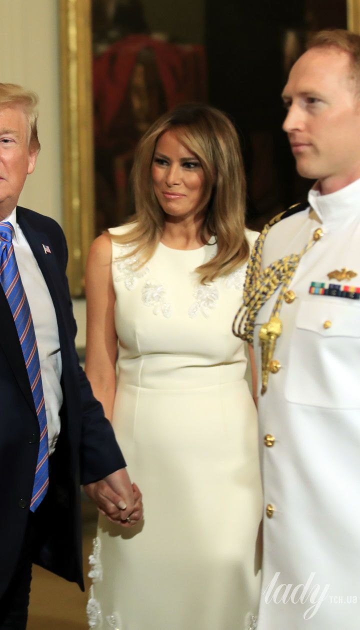 Кому більше пасує білий: Дженніфер Лопес, Ріанна і Меланія Трамп