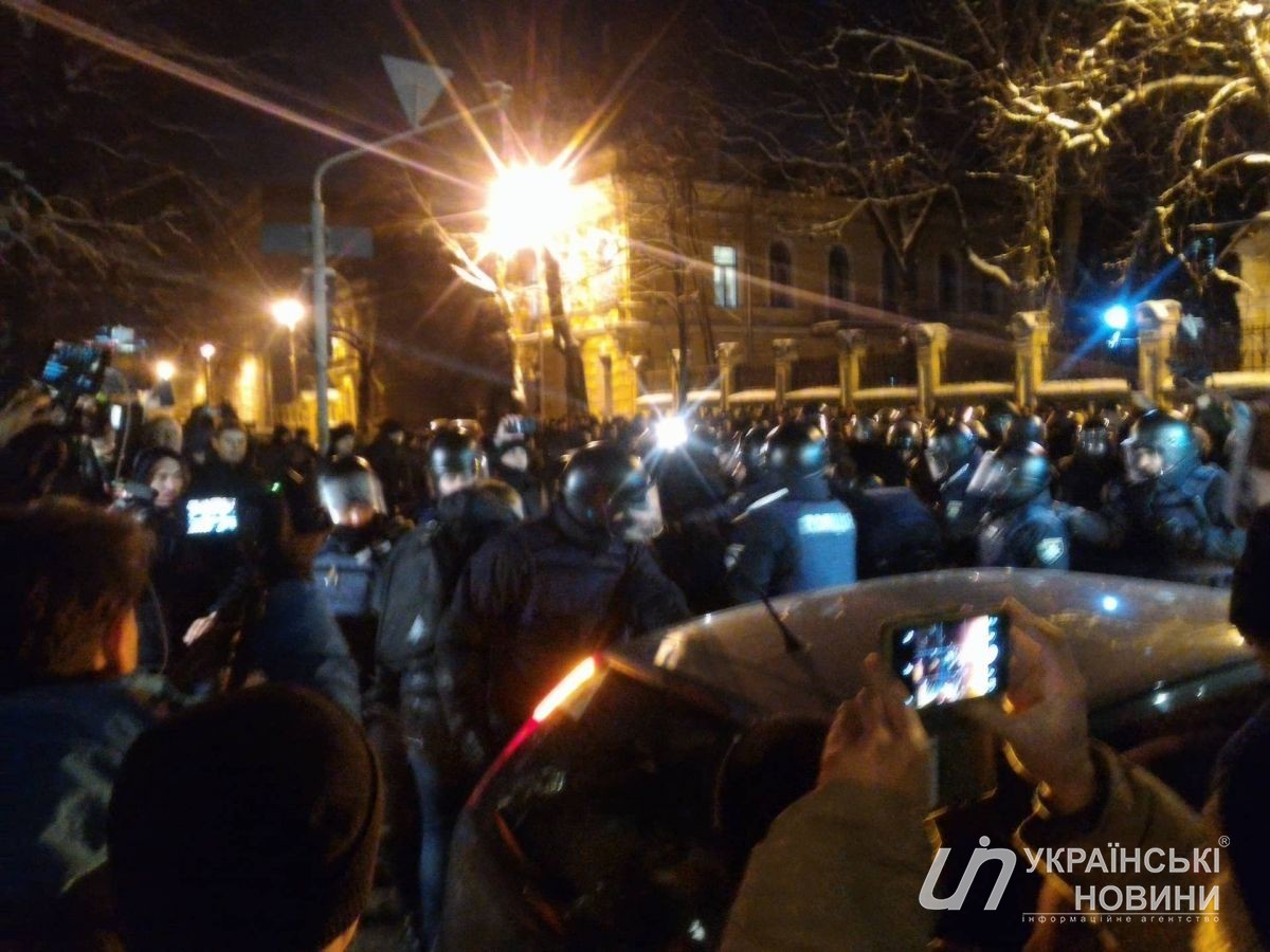 Митинг сторонников Саакашвили под АП: Начались первые задержания