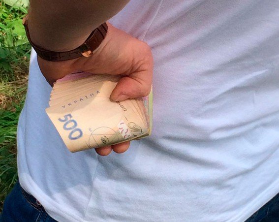 На Закарпатье чиновник требовал 50 тыс. гривен за газификацию дома