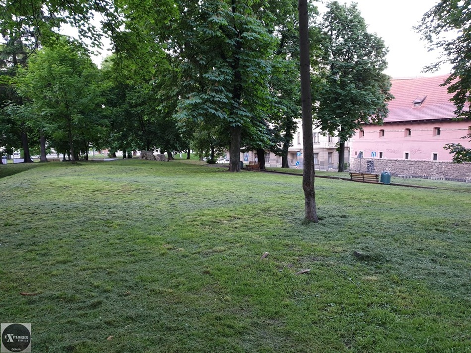 Неймовірні фото: львівські дослідники спустилися у бомбосховище біля реберні