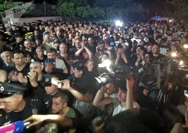 Оскорбление Путина в эфире Рустави-2: Все, что нужно знать о новом российско-грузинском конфликте