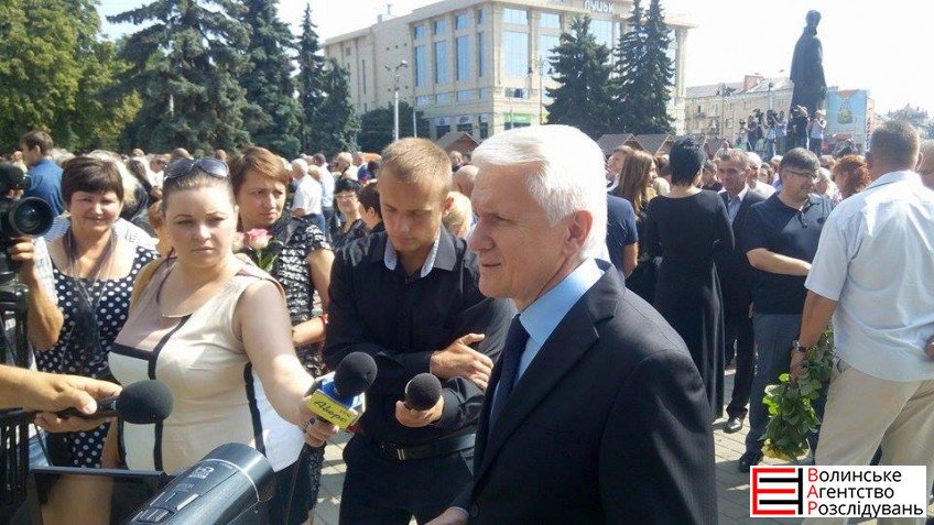 Панихида по Игорю Еремееву в соборе завершилась, прощание продолжается в Волынском драмтеатре