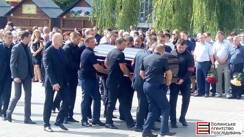 Панихида по Игорю Еремееву в соборе завершилась, прощание продолжается в Волынском драмтеатре