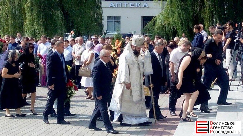 Панихида по Игорю Еремееву в соборе завершилась, прощание продолжается в Волынском драмтеатре