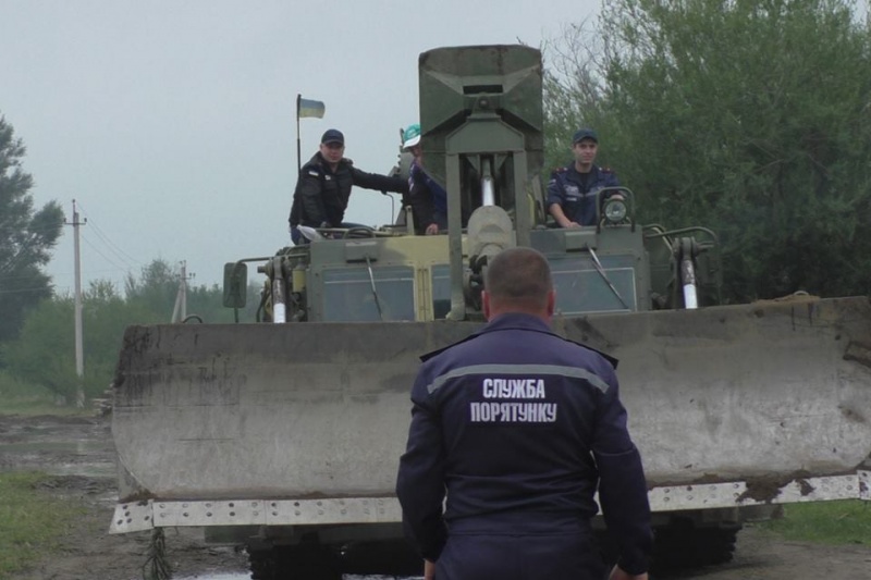 Паводок на Буковине: угроза прорыва дамбы возникла на реке Черемош (ФОТО, ВИДЕО)