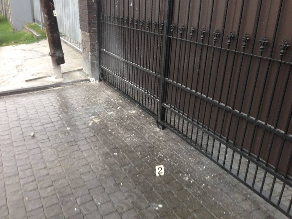 Под Киевом взорвалось самодельное взрывное устройство, пострадала супружеская пара