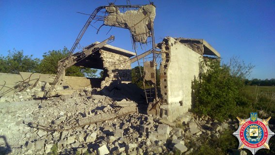 Под Волновахой 13-летний мальчик погиб при обрушении бетонной плиты