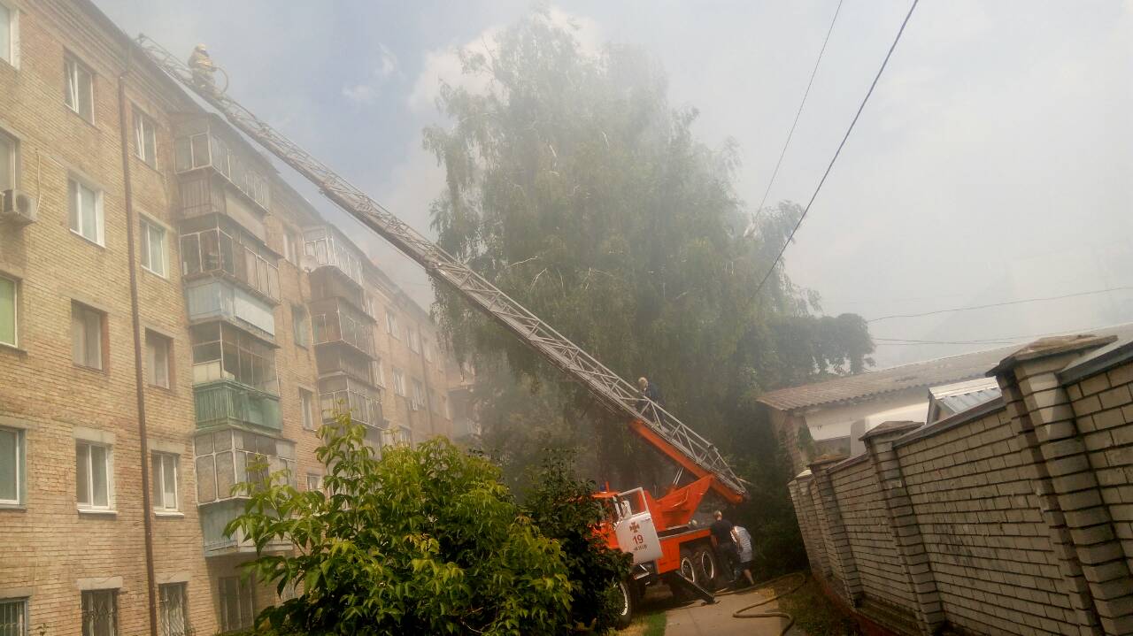 Пожар в пятиэтажке в Броварах ликвидирован, - ГосЧС