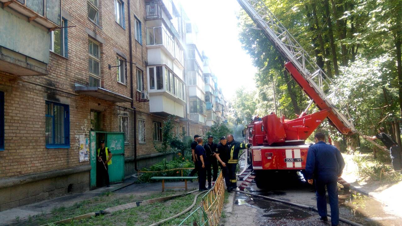Пожар в пятиэтажке в Броварах ликвидирован, - ГосЧС