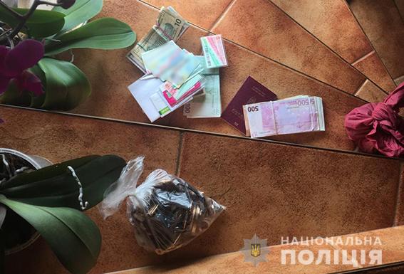 Правоохранители задержали в Одессе группу подозреваемых в сбыте кокаина