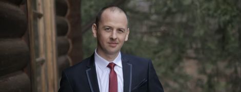 Разъяренная Джиджи Хадид силой вытолкала наглую пранкершу с подиума