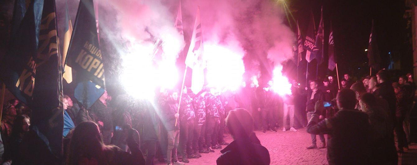 Следом за Киевом во Львове, Харькове и Мариуполе люди вышли на протесты против формулы Штайнмайера