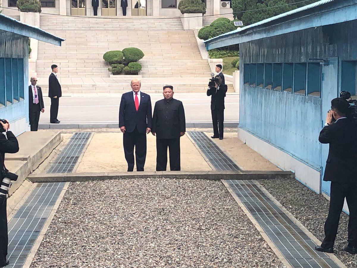 Трамп и Ким Чен Ын встретились в Северной Корее (ФОТО, ТРАНСЛЯЦИЯ)