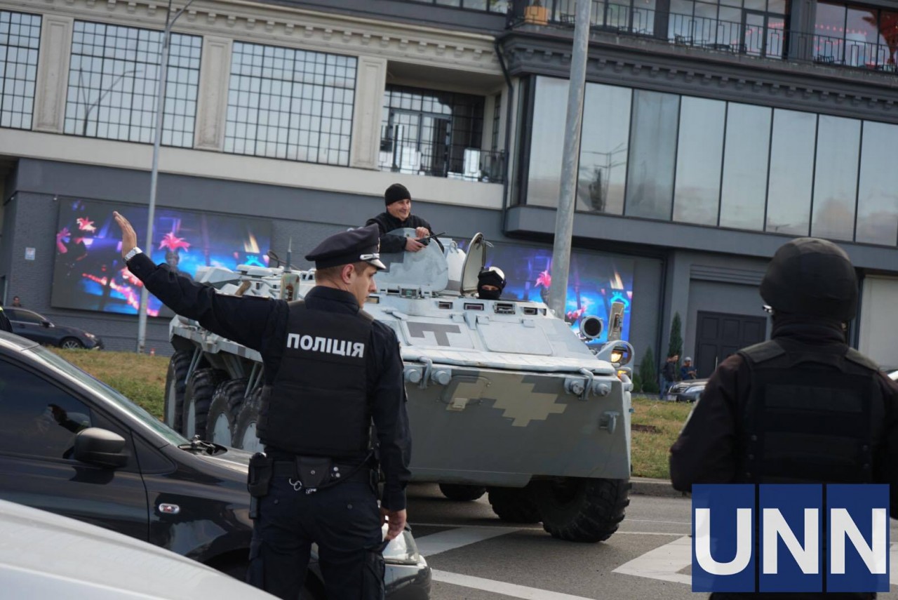 Угроза взрыва на мосту Метро: установили личность мужчины, появилось видео с гидрокоптера (ФОТО, ТРАНСЛЯЦИЯ)