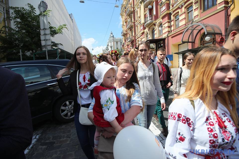 В центре Киева проходит Мегамарш вышиванок