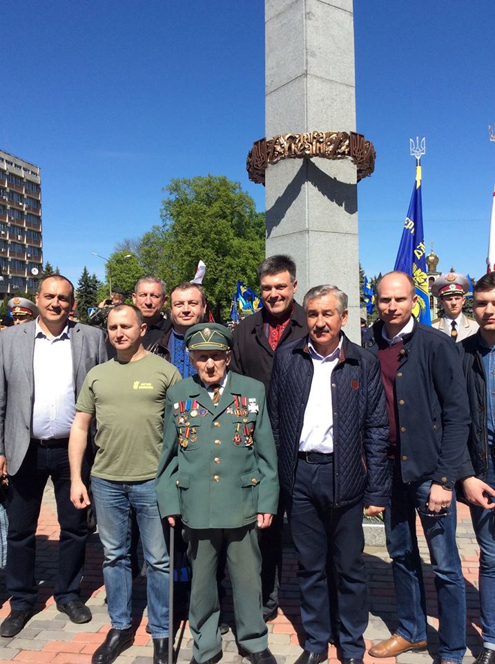 В Черкассах торжественно открыли 15-метровую стелу Борцам за Свободу Украины