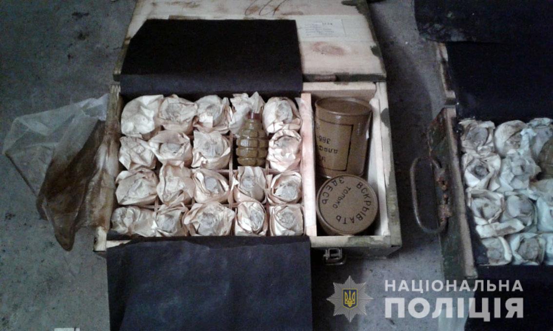 В Черниговской области бывший офицер хранил дома рекордный арсенал боеприпасов