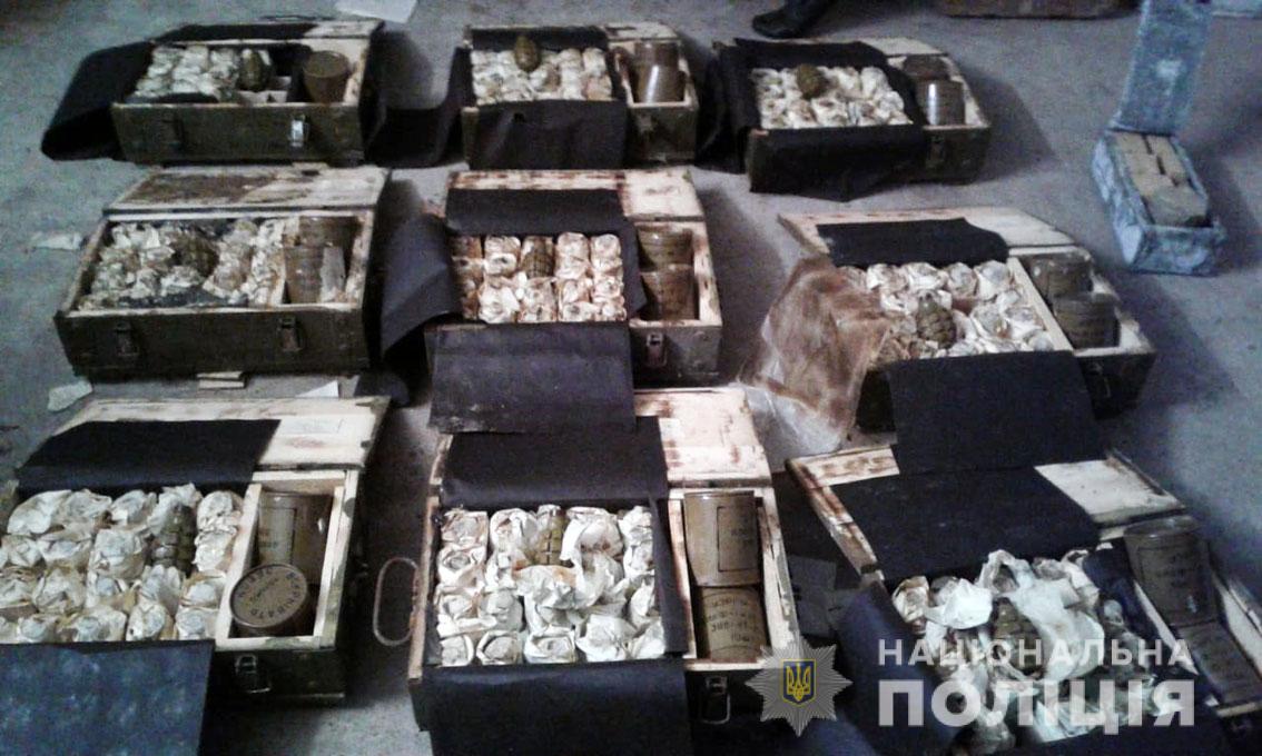 В Черниговской области бывший офицер хранил дома рекордный арсенал боеприпасов