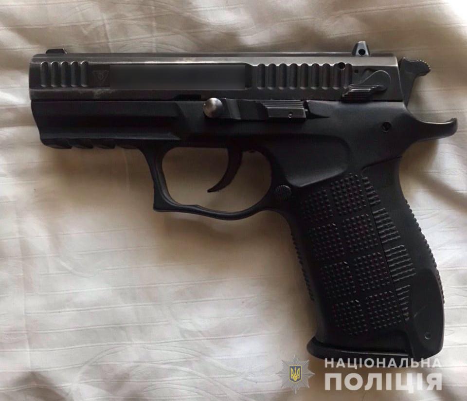 В Черновцах задержали преступную группу, подозреваемую в 10 ограблениях валютчиков