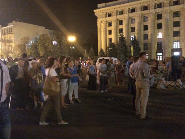 В Харькове прощаются с погибшими под Счастьем членами мобильной группы