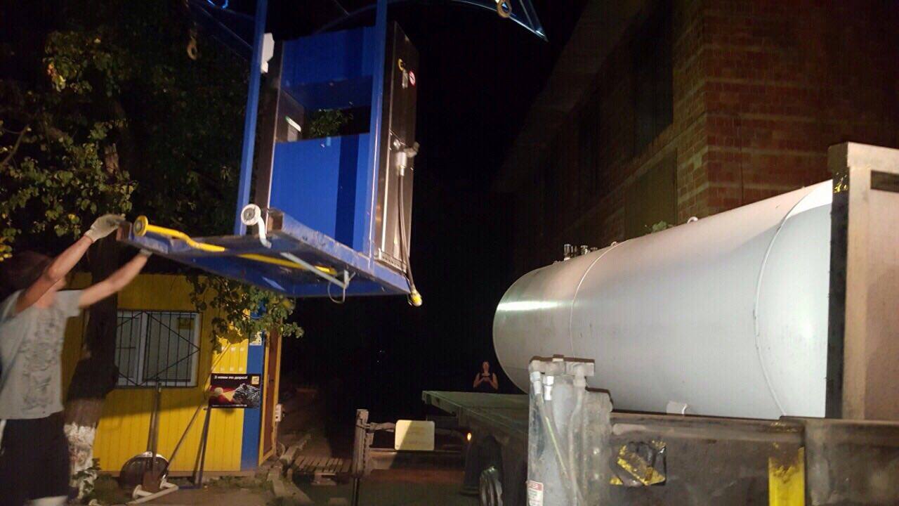 В Киеве демонтировали незаконную газовую заправку неподалеку от ядерного реактора