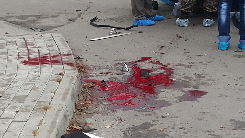В Киеве на ходу взорвался автомобиль, водитель госпитализирован