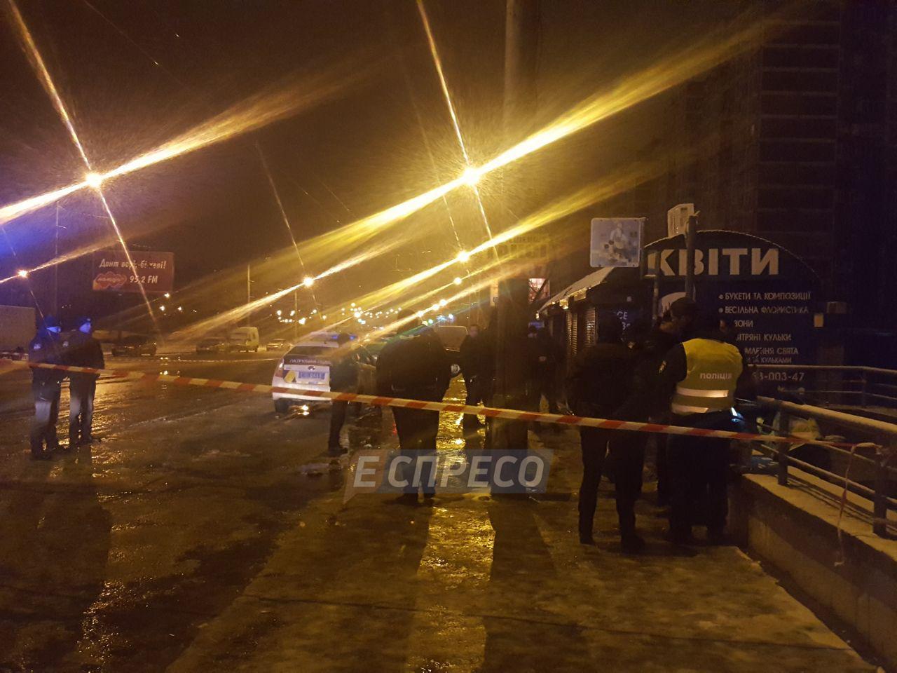 В Киеве на Троещине мужчина бросил взрывчатку в полицейского