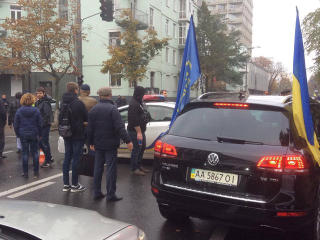 В Киеве силовики оцепили правительственный квартал