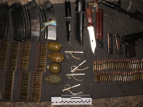В Мелитополе у военнослужащего изъяли арсенал оружия и боеприпасов
