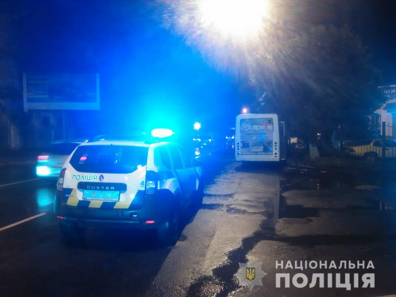 В Одессе маршрутка врезалась в электроопору: среди девяти пострадавших есть дети
