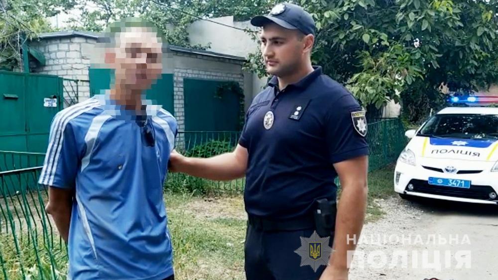 В Одессе нетрезвый мужчина стрелял из карабина по автомобилю