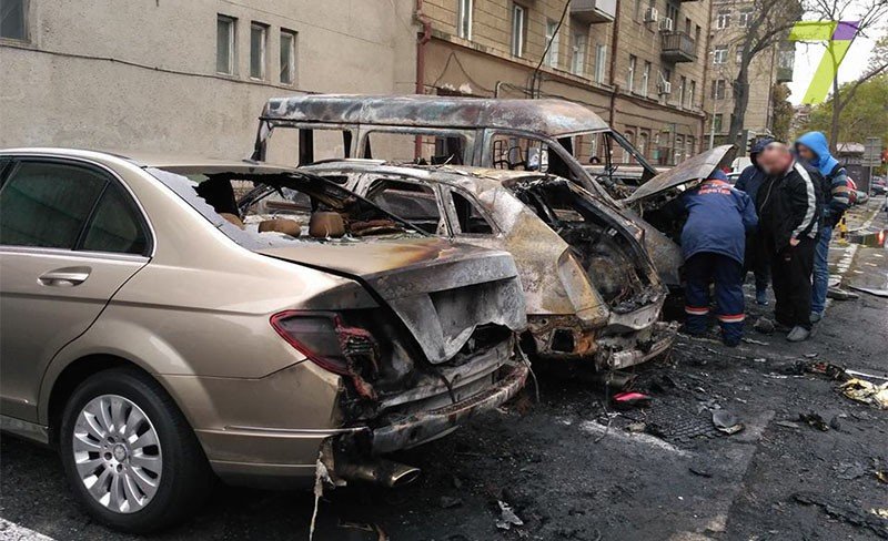 В Одессе за ночь сгорели около 20 автомобилей