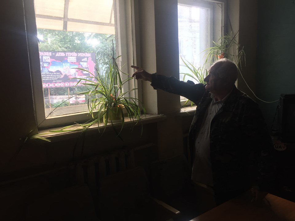 В Ровно напали на штаб кандидата в нардепы