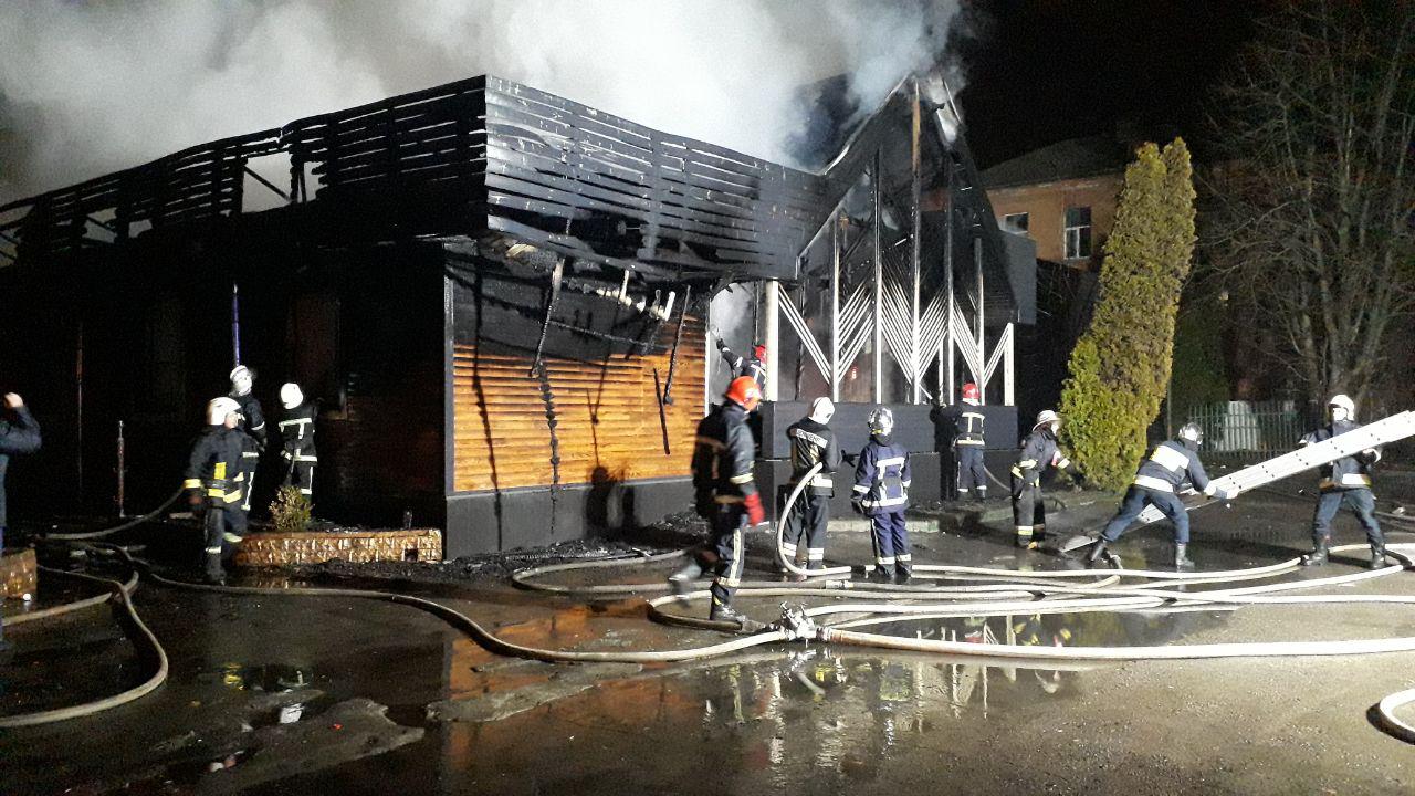 В Ровно загорелось помещение бывшего ресторана