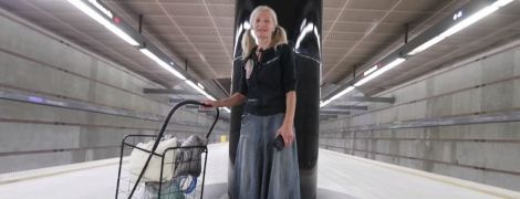 В США пара скормила бегемоту арбуз с цветным желе, чтобы узнать пол ребенка