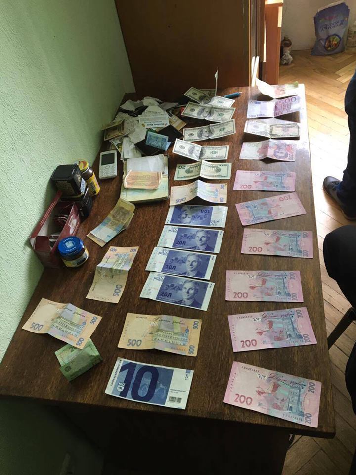 В столице будут судить чиновника управления Госагентства водных ресурсов, пойманного на взятке в 1,2 тыс. долларов