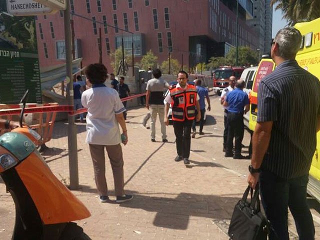 В Тель-Авиве из-под завалов обрушившейся стройки извлекли тела двоих погибших