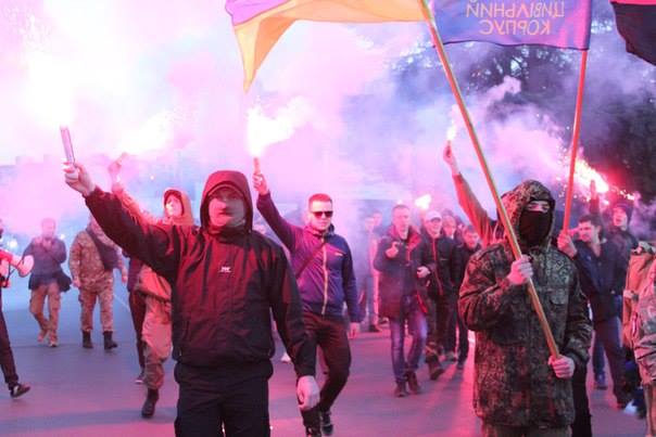 В Ужгороде участники шествия националистов заявили, что готовы к противодействию венгерским оккупационным деятелям