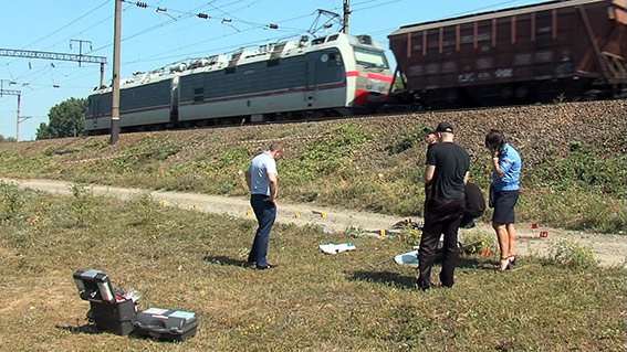В Винницкой обл. около школы задержали хулигана с ножом: милиции пришлось применить оружие