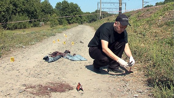 В Винницкой обл. около школы задержали хулигана с ножом: милиции пришлось применить оружие