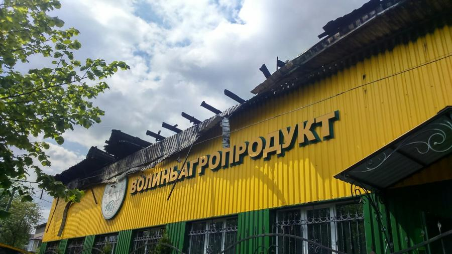 В Волынской обл. спасатели ликвидировали пожар на хлебопекарном предприятии
