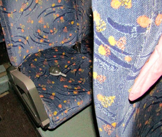 В Житомирской обл. автобус международного сообщения совершил вынужденную остановку из-за угроз пьяного пассажира взорвать гранату