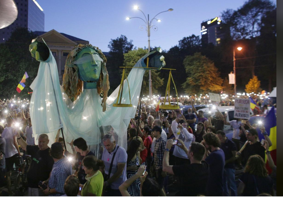 Второй митинг в Бухаресте прошел мирно и без жертв