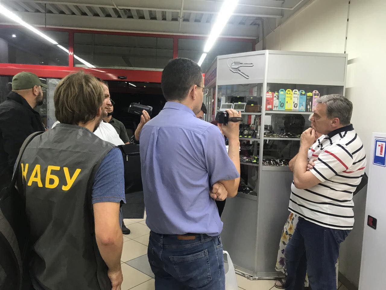 Задержание Грымчака: помощника заместителя министра госпитализировали с высоким давлением (ФОТО, ВИДЕО)