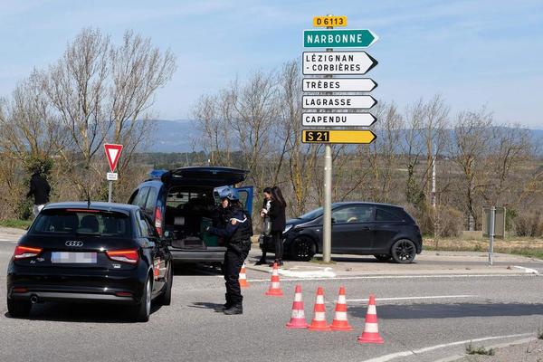 Захват заложников во Франции: Два человека погибли, персонал и гости супермаркета эвакуированы