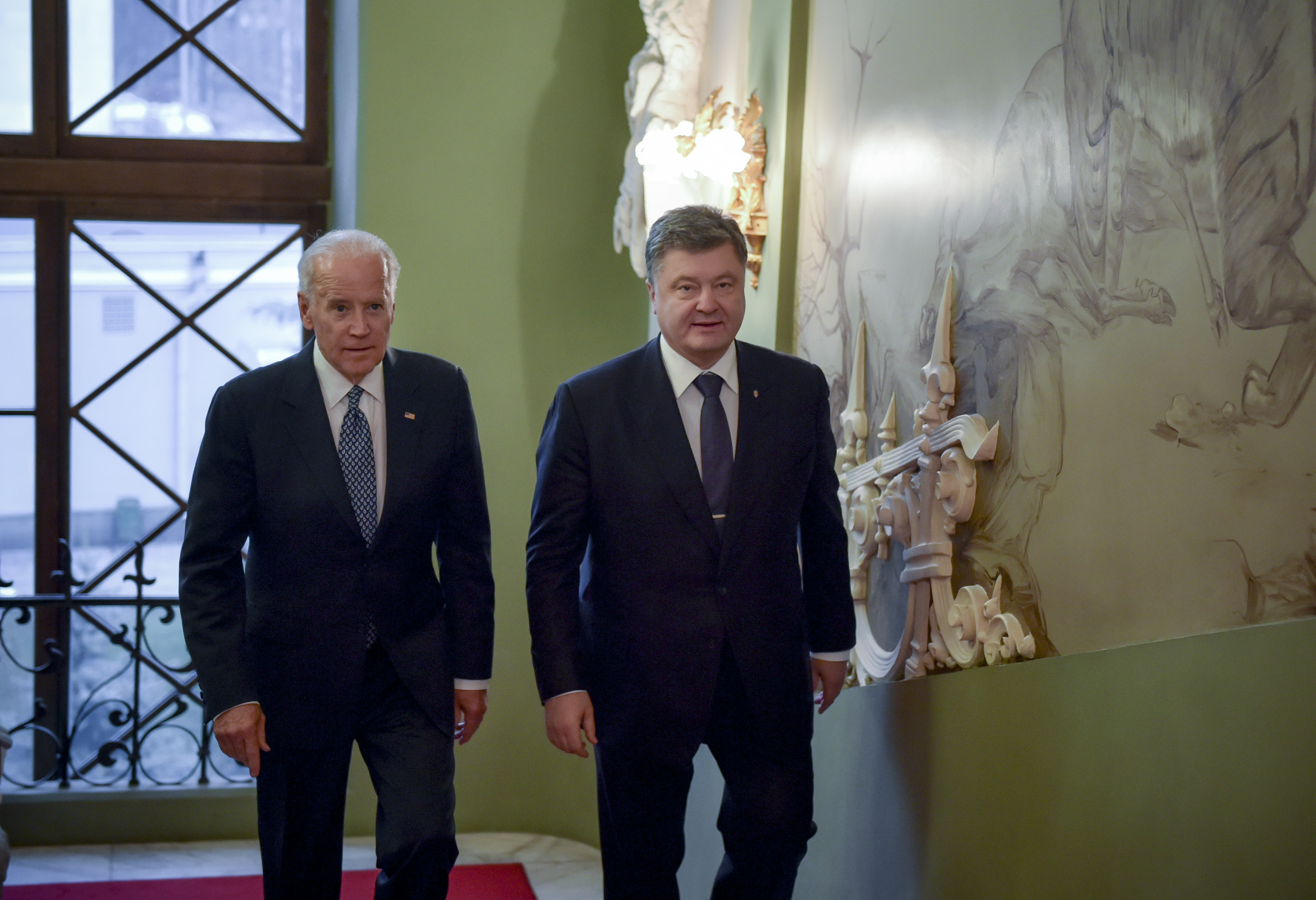 Порошенко и Байден начали переговоры
