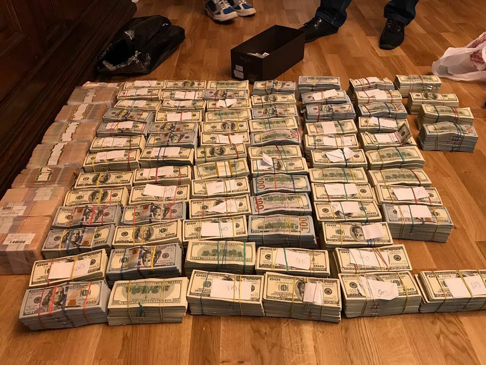 Силовики проводят обыски в 15 областях у бывших начальников управлений Миндоходов, уже задержаны 23 человека